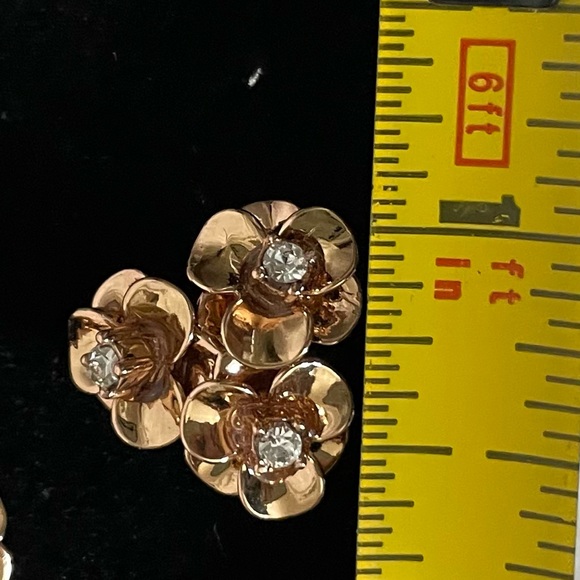 Kate Spade flower earrings, NWT - Picture 8 of 9